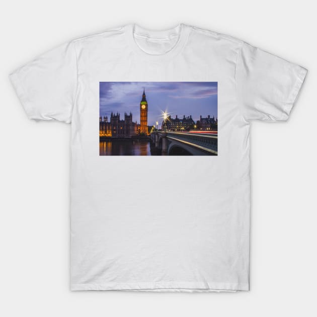 london T-Shirt by disfor